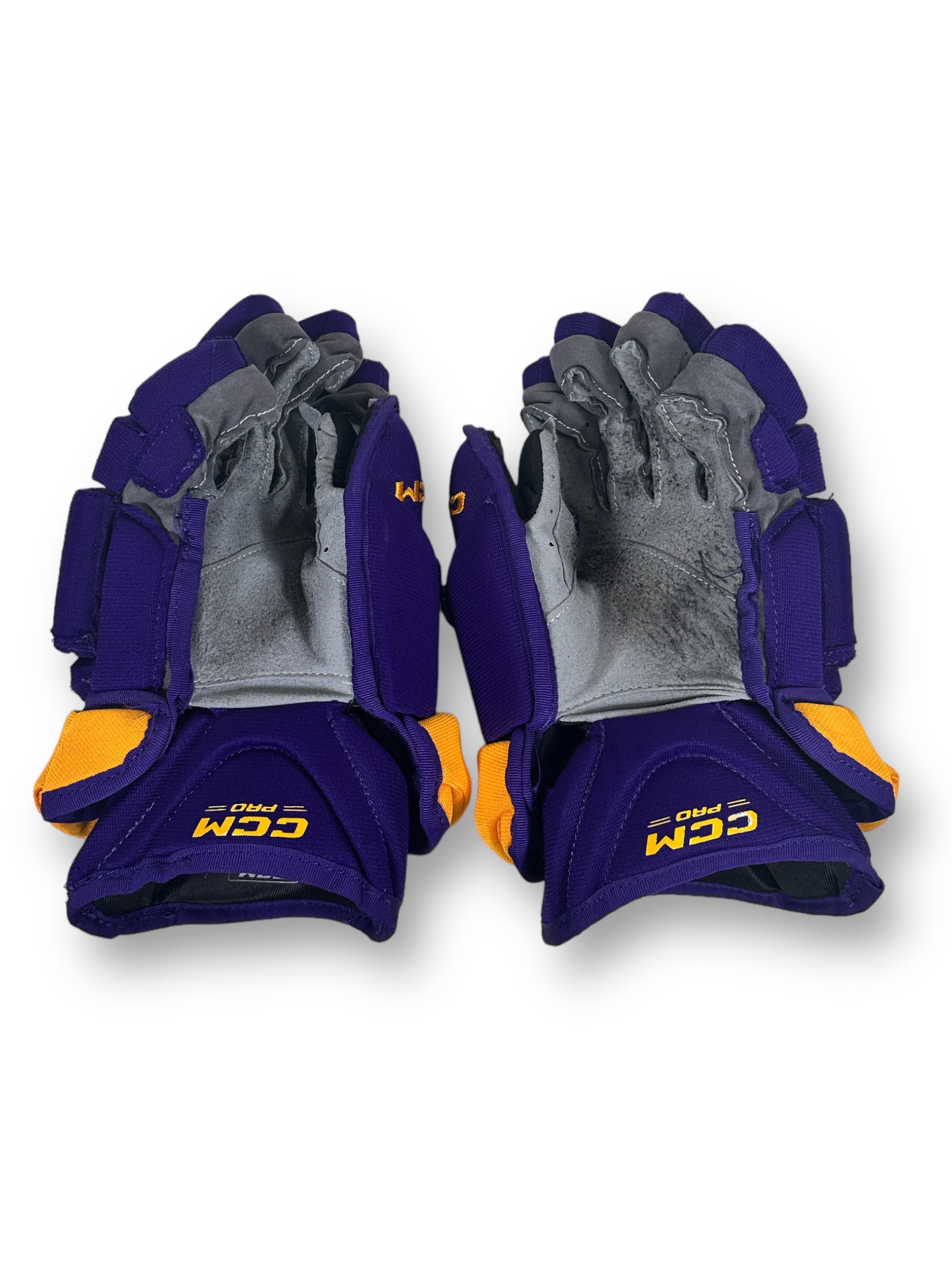 Gabe Vilardi Game-Used Reverse Retro CCM HG12 Gloves
