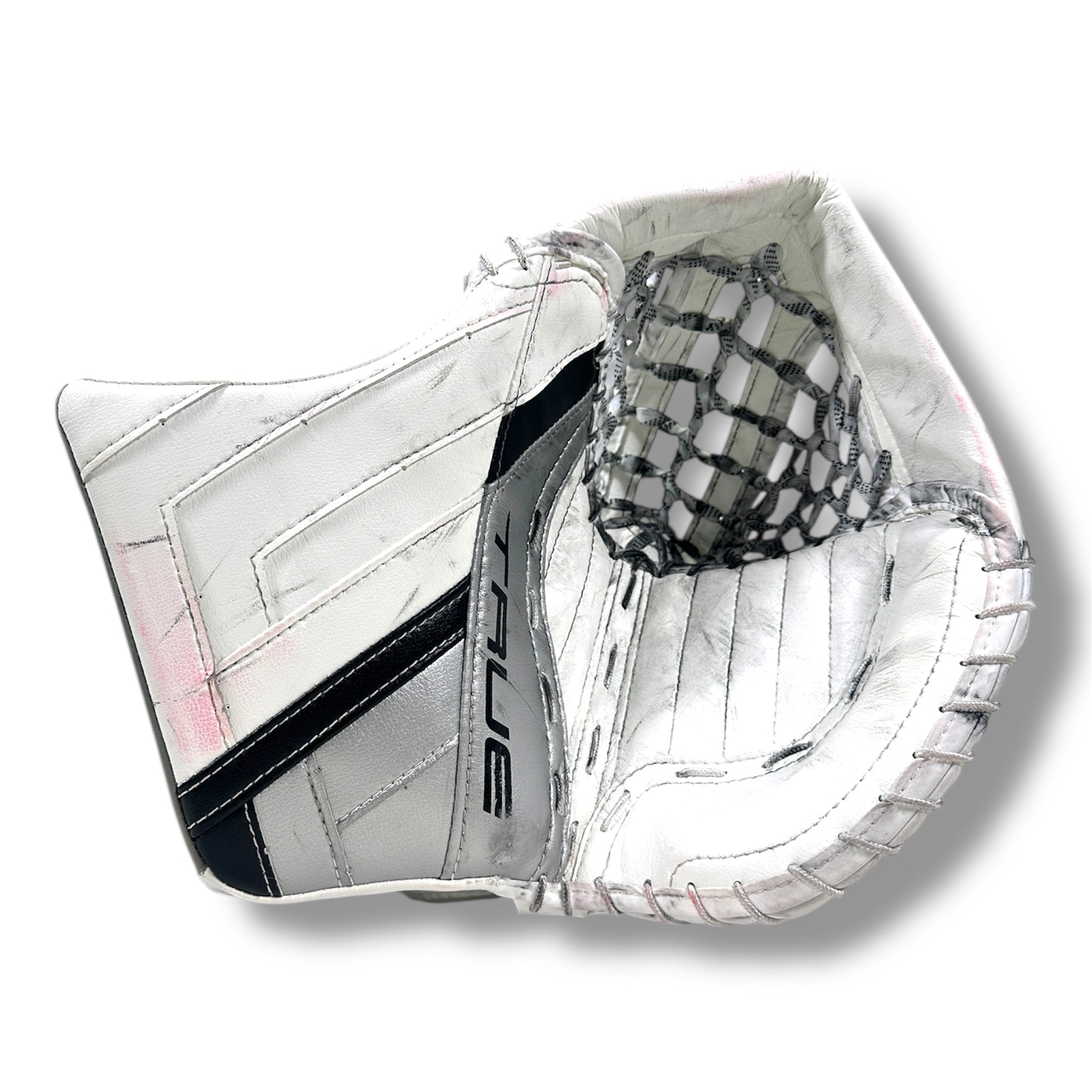 Darcy Kuemper Game-Used Glove Photo-Matched 10/21/2025-10/23/2025