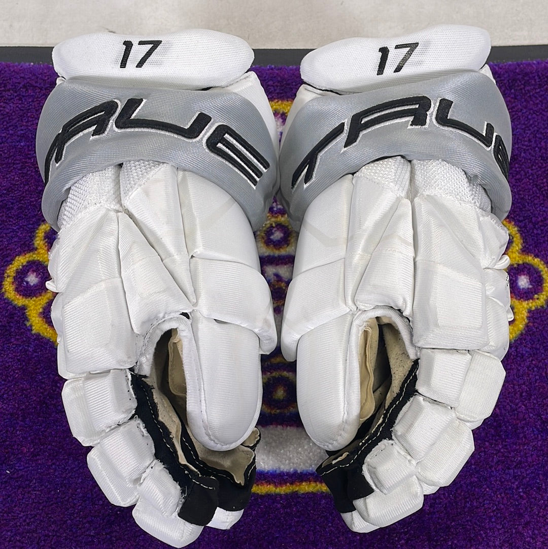 Zack MacEwen 22-23 Alternate Gloves