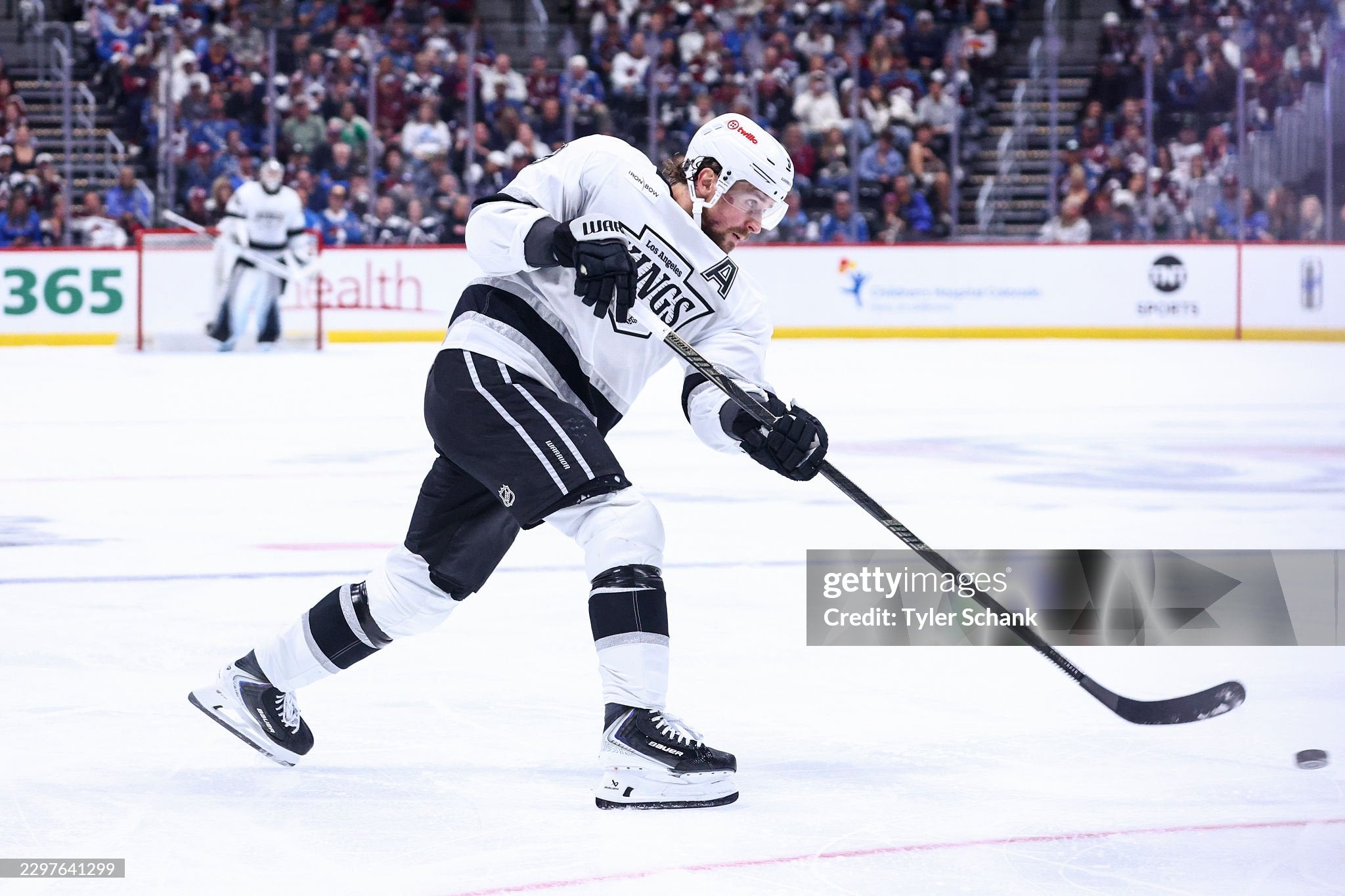 Adrian Kempe Game-Used Gloves (Photo-Matched 9/30-10/06/2026)