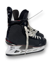 Exterior view of the right skate.
