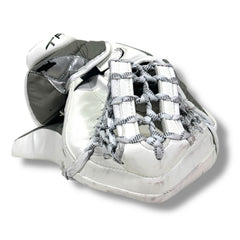 Darcy Kuemper Game-Used Glove Photo-Matched 10/21/2025-10/23/2025