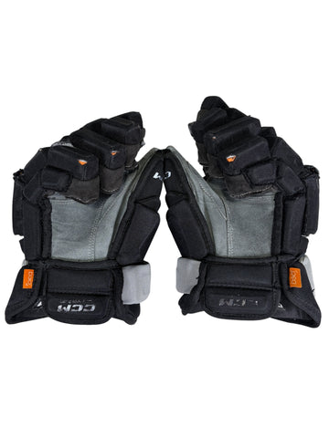Samuel Helenius Game-Used Gloves (Photo-Matched to 4/26/2026)