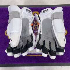 Jordan Spence 22-23 Alternate Gloves