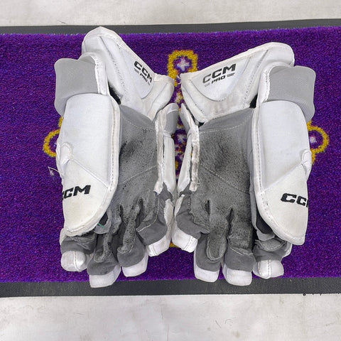 Gabe Vilardi 22-23 Alternate Gloves