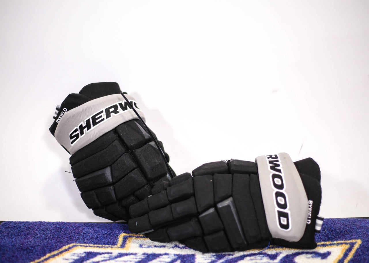 14 Sherwood 9950 Pro Gloves - Team Stock Boston Bruins - Pro Stock Hockey