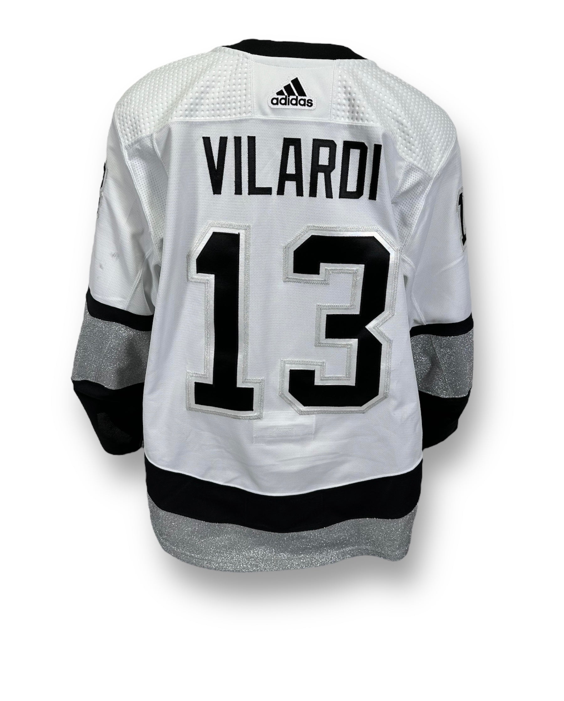 LA Kings debut their alternate jersey. 